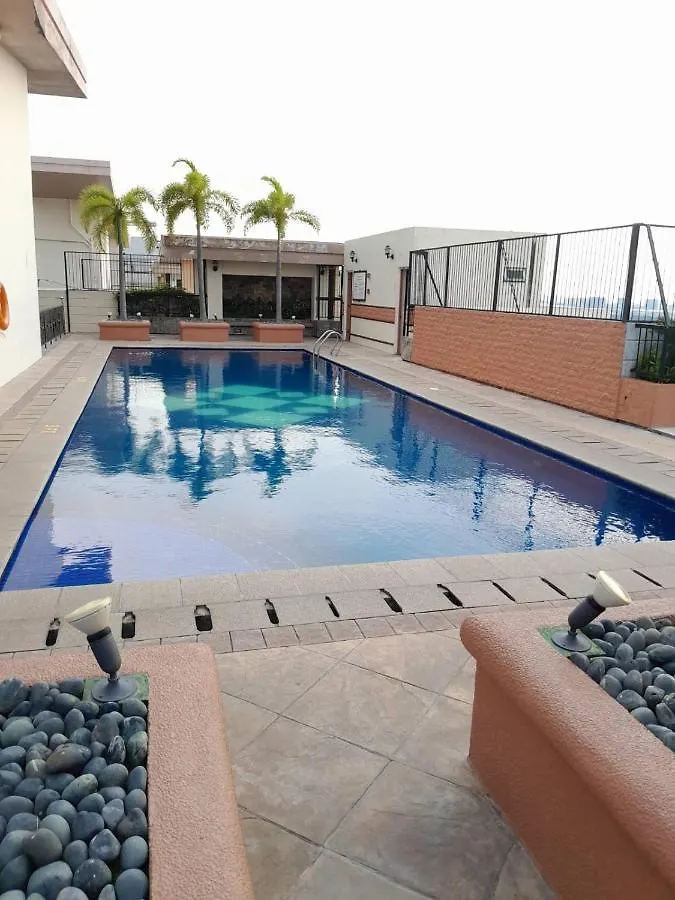 Cozy Accomodation Near Venice Grand Canal Taguig