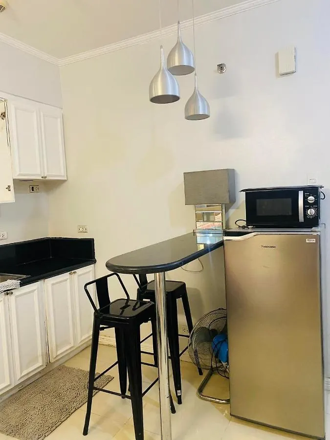 Cozy Accomodation Near Venice Grand Canal Taguig Aparthotel